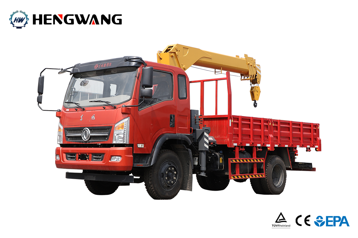 Sinotruk Crane truck 4x4  6.3t for sale